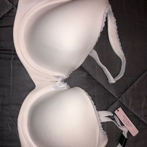 Victoria’s Secret white “body by Victoria” bra